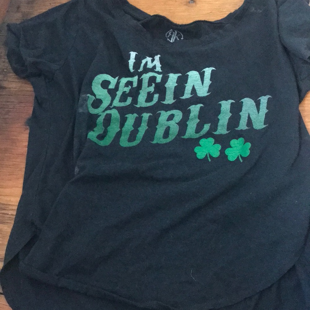 Tee shirt